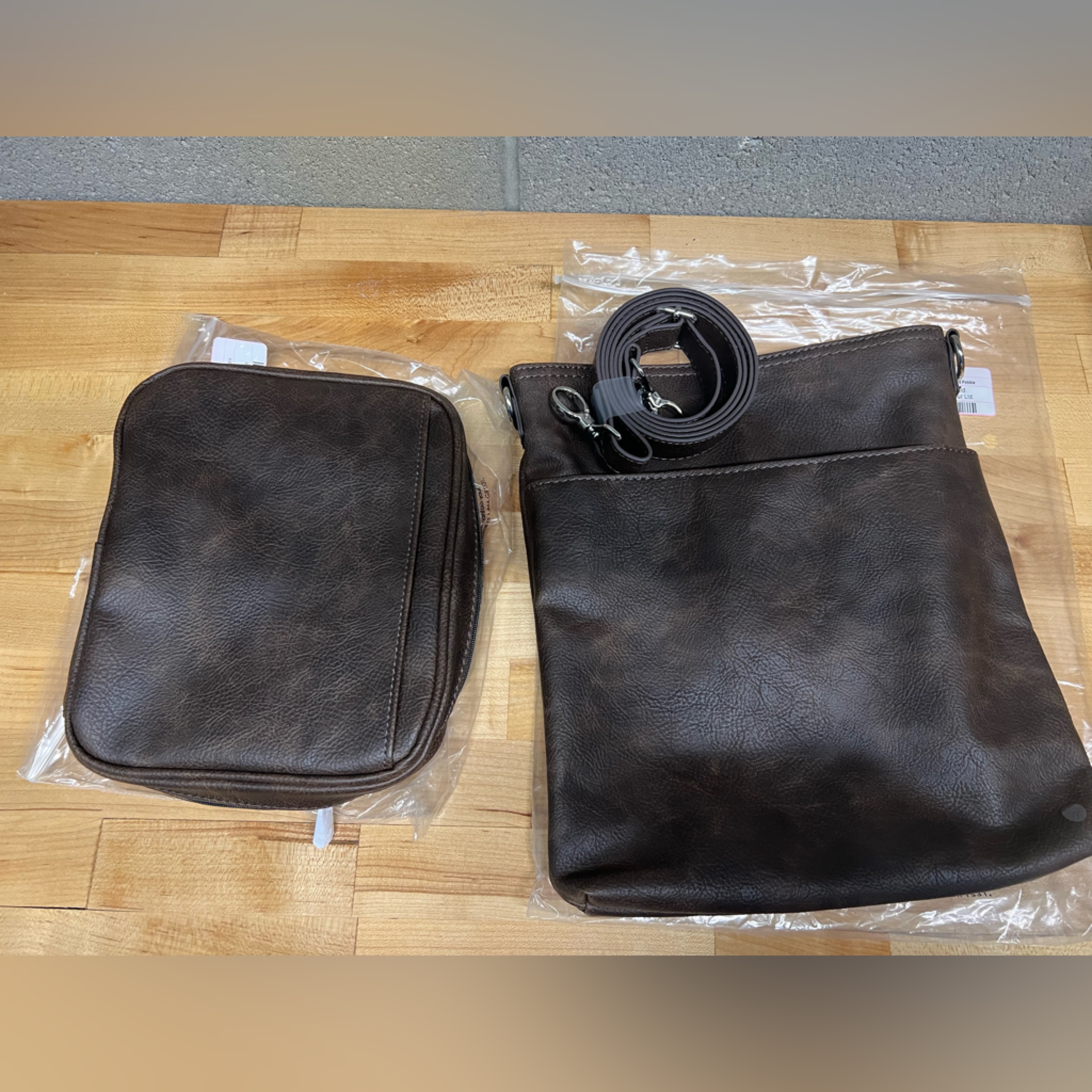 Organizing Shoulder Bag And Zip Case